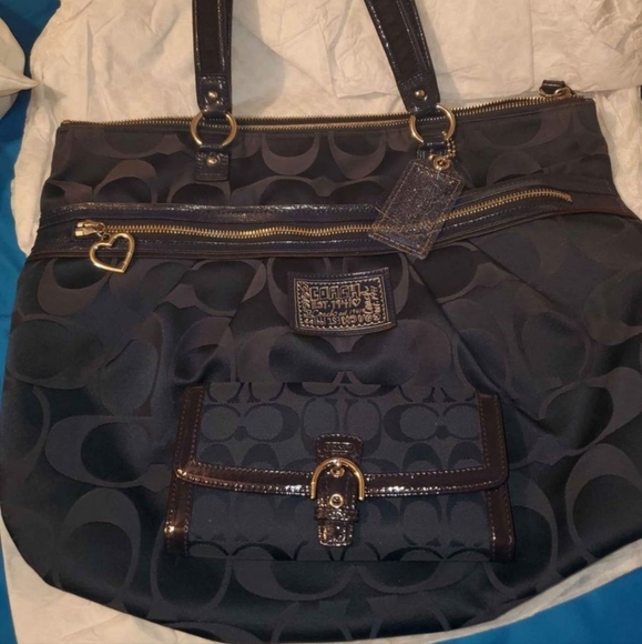 Coach Set - Picture 5 of 6